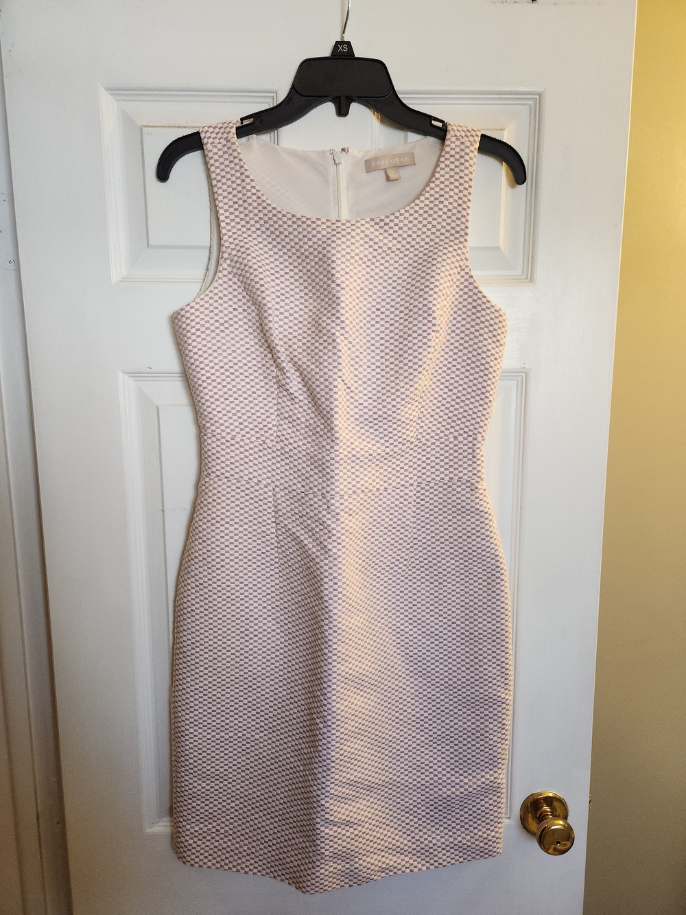 Banana Republic Textured Light Pink Sheath Dress